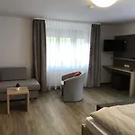 Zur Erle