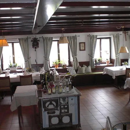 בית הארחה Zur Erle 3*