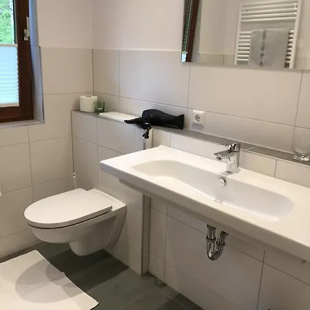 בית הארחה Zur Erle סימונסבאל